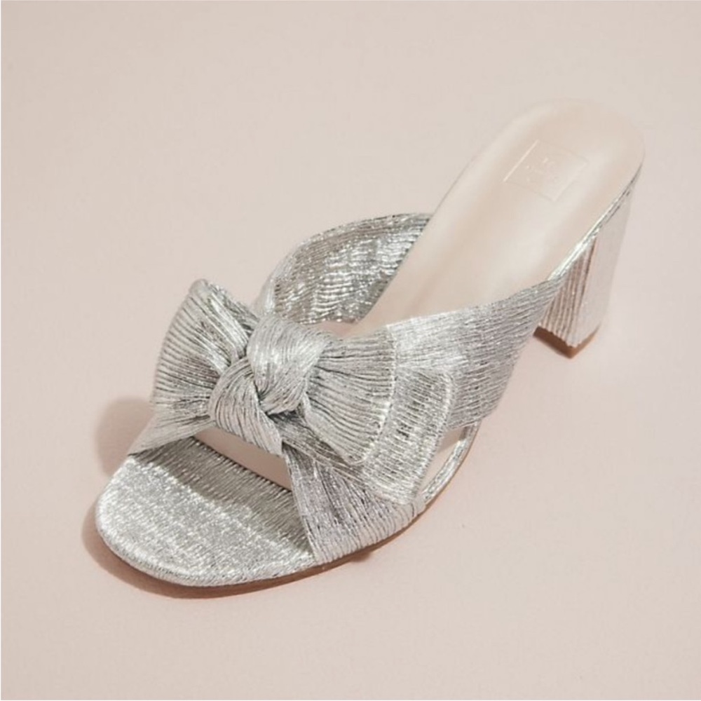 DB Studio pleated bow shoe